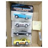 4 die cast Tootsietoy - MOC - 1998 Hard Body: 