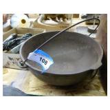 Piqua #4 cast iron pot