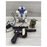 R2D2. Yoda and shooter