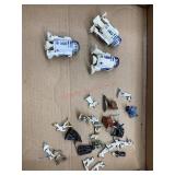 Assorted die cast miniatures and 3 R2d2