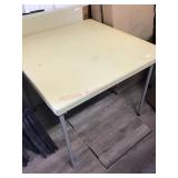 33 INCH SQUARE FOLDING TABLE