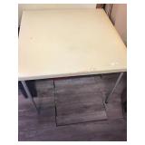 33 INCH SQUARE FOLDING TABLE
