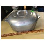 WAGNER WARE ROASTING PAN WITH THE LID