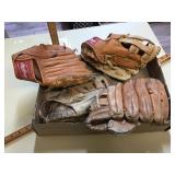 4 BASBALL GLOVES