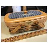 1999 WOVEN MEMORIES LONGABERGER BASKET  GOLD TAG