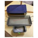PYREX CAKE PAN/ LOAD PANS/ BASKET