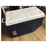 RUBBERMAID COOLER  DAMAGED WHEELS