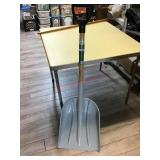 SNOW SHOVEL