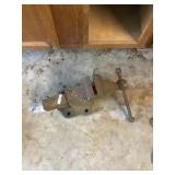Bench vise