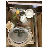 Flat with old bowls/ salad bowl/ sugar and