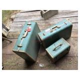 3 Vintageg suitecases