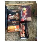 3 Microwave cookers and decorator serving bowl