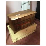 2 Jewelry boxes