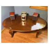 Oval coffee table