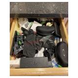 Contents of kitchen drawer