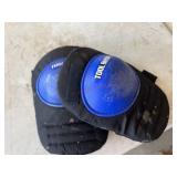 Knee pads