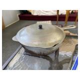 Metal pot with lid