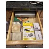 Contents of kitchen drawer