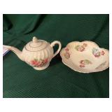 Rose pattern tea pot and bowl