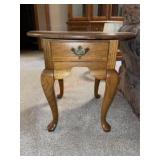 23x23x27 side table with drawer