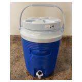 Rubbermaid cooler