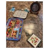 Box of misc decorator items