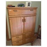 Oak chest of drawers