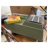 Realist 400 slide projector