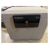 Sentry 1170 safe with keys