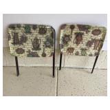 2 vintage tv trays