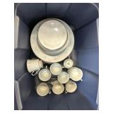 Plate set with cups