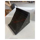 Rubber heavy duty wheel chock