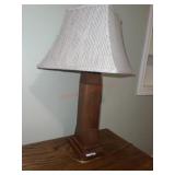1 wooden lamp