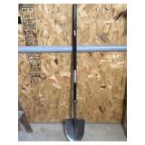 Fiberglass handle shovel