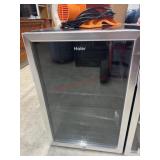 Scratch/dent Newair  beverage cooler
