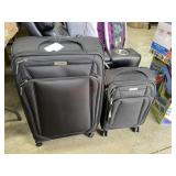Samsonite 20/27 inch spinners