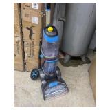 Damaged bissell pet cleaner. Damaged wheel