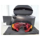 Oakley sunglasses with protective case and sac,