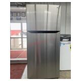 LG LTCS20020S refrigerator 20.2 cu ft- New/