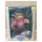 1984 CABBAGE PATCH DOLL IN BOX * DAMAGE TO BOX*