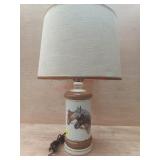 TABLE LAMP CREAM/BROWN WITH 3 SIDEVIEW HORSE