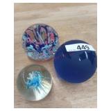 1 LOT -  3 PCS - SMALL CLEAR PAPERWIGHT W/JELLY