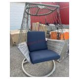 Sunbrella Bisbee rope swing in box