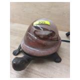 METAL TURTLE BASE W/BROWN MARBLE LIKE SWIRL GLASS