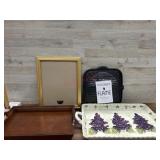 1 picture frame, 1 flame stovetop cookware, 1