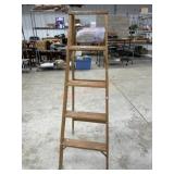 5 Foot wood step ladder