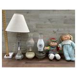 Oil lamps w/globe, regular lamp, two cabbage