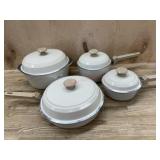 Set of 4 Club aluminum pans with lids