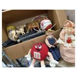 Box with bed pockets, Old woman and man with