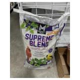 40 lb supreme blend bird seed